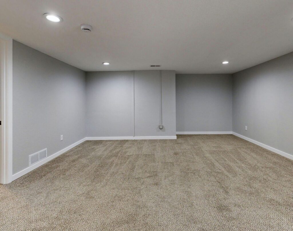 Reliable general contractor in Las Vegas, NV managing residential construction project in desert environment